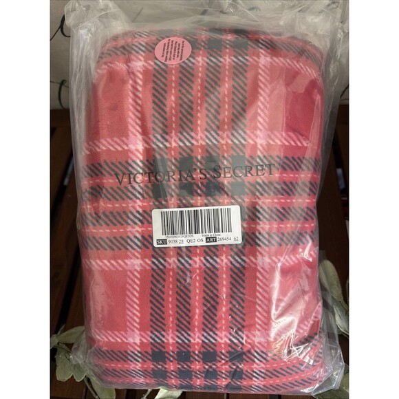 Victoria's Secret Plush Sherpa Cozy Fleece Throw Blanket Red Plaid Holiday - Picture 8 of 9